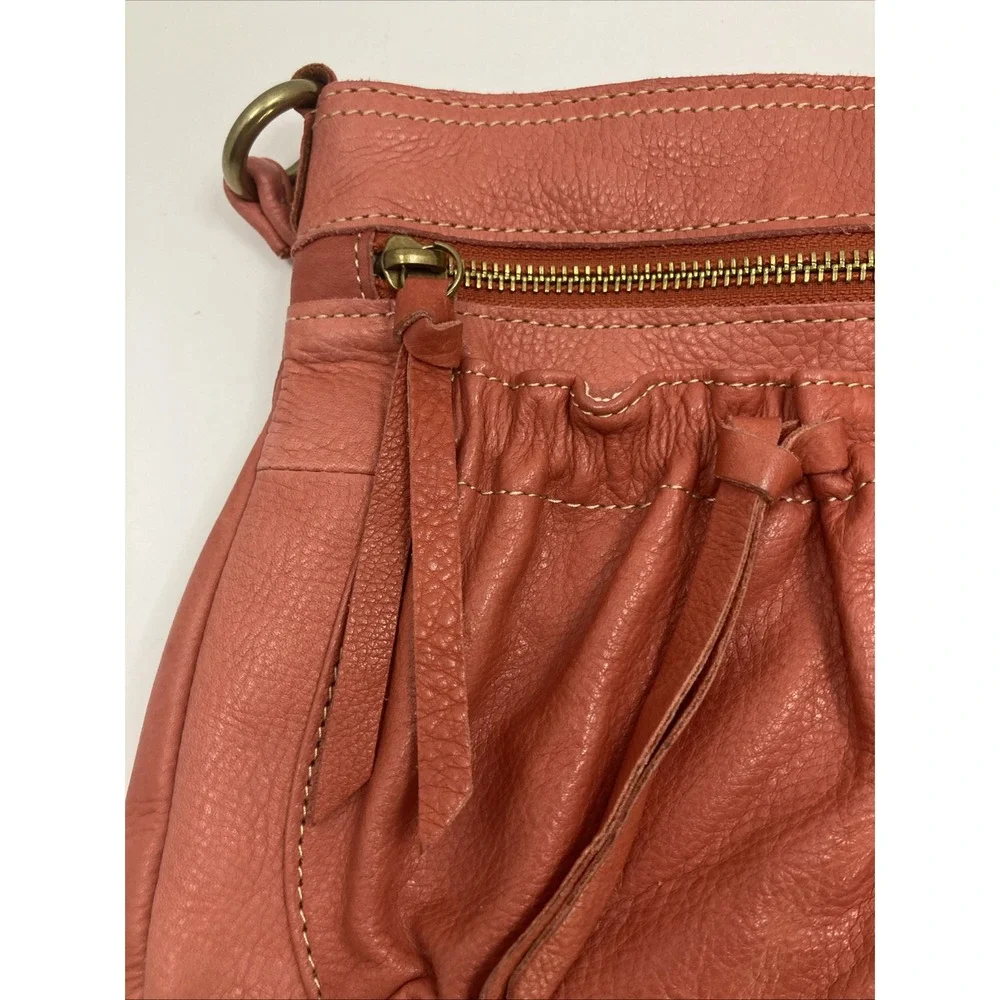 Vtg FOSSIL Coral Red Leather Crossbody Purse Bag‎ W/FOSSIL retail Card